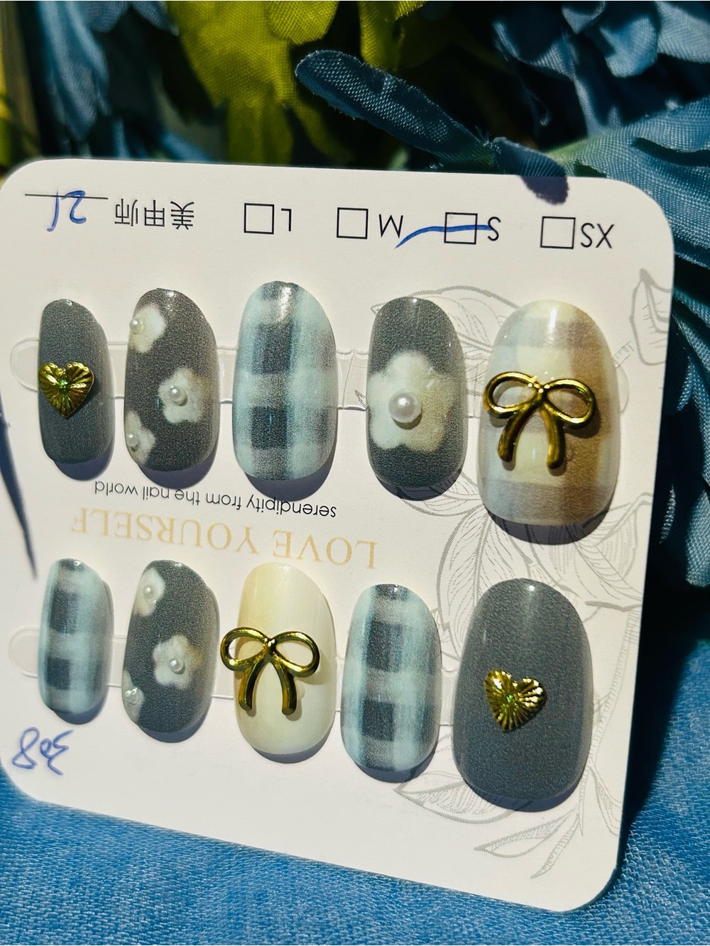 Gray & Cream Color Press-On Nails with Pearls & Gold Bows 10pcs 💅 #308
